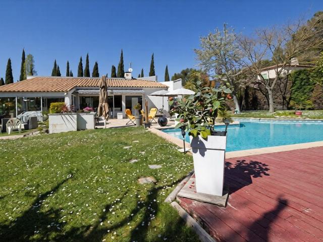 Villa de luxe de 5 pièces en vente Bouc Bel Air, Provence Alpes Côte d'Azur