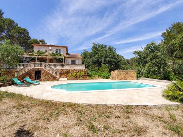 Villa de luxe de 5 pièces en vente Cuers, Provence Alpes Côte d'Azur