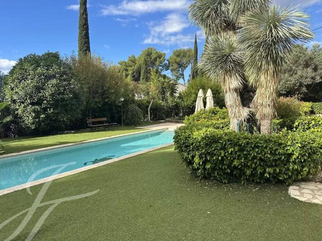 Villa de luxe de 5 pièces en vente Carqueiranne, Provence Alpes Côte d'Azur