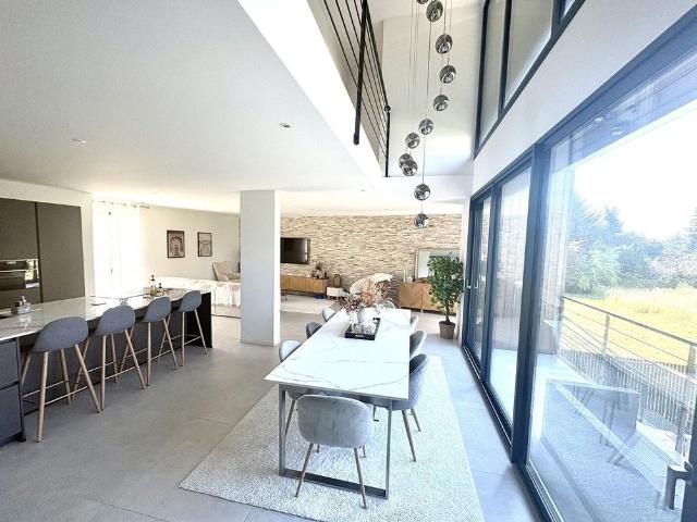 Villa de luxe de 5 pièces en vente Divonne les Bains, France