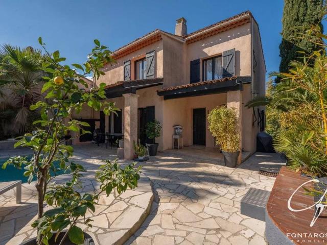 Villa de luxe de 5 pièces en vente Fréjus, France