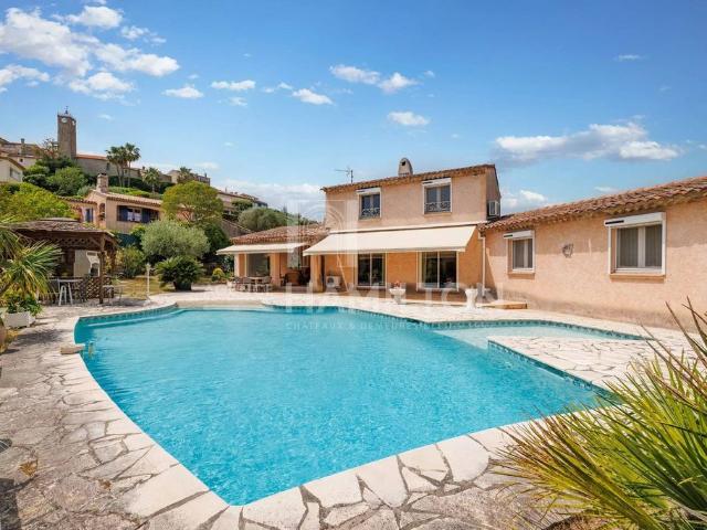Villa de luxe de 5 pièces en vente Grasse, Provence Alpes Côte d'Azur