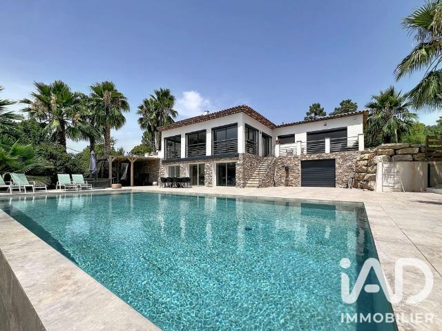 Villa de luxe de 5 pièces en vente Roquebrune sur Argens, Provence Alpes Côte d'Azur