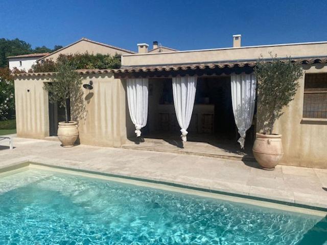 Villa de luxe de 5 pièces en vente Saint Quentin la Poterie, France