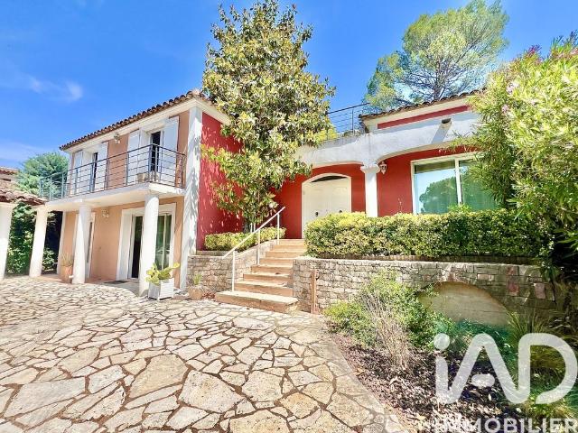 Villa de luxe de 5 pièces en vente Saint Raphaël, France