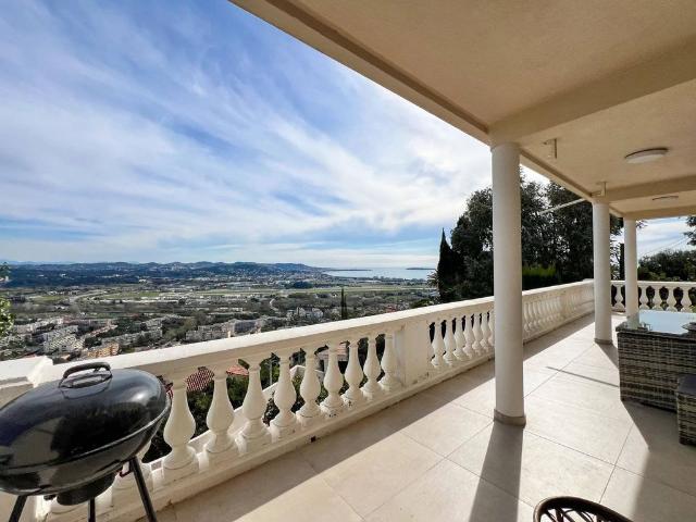 Villa de luxe de 6 pièces en vente Mandelieu, Provence Alpes Côte d'Azur