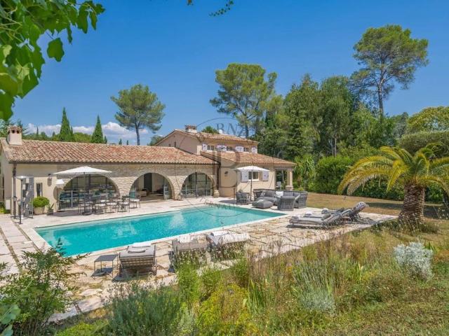 Villa de luxe de 6 pièces en vente Mougins, Provence Alpes Côte d'Azur