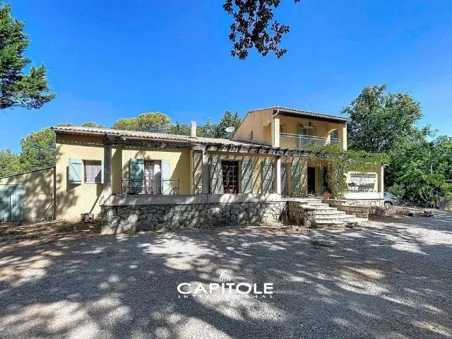 Villa de luxe de 6 pièces en vente Callas, Provence Alpes Côte d'Azur