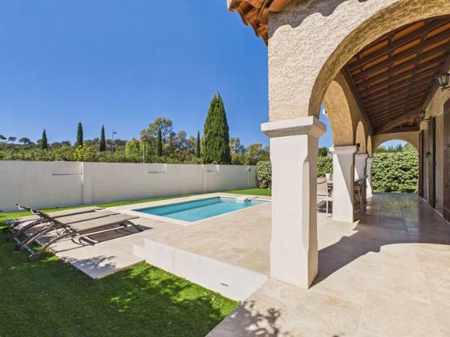 Villa de luxe de 6 pièces en vente Carqueiranne, France