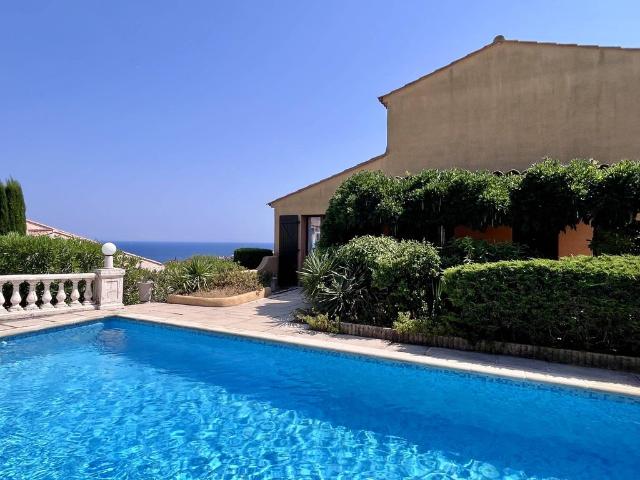 Villa de luxe de 6 pièces en vente Fréjus, Provence Alpes Côte d'Azur