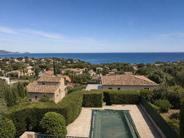 Villa de luxe de 6 pièces en vente Roquebrune sur Argens, Provence Alpes Côte d'Azur