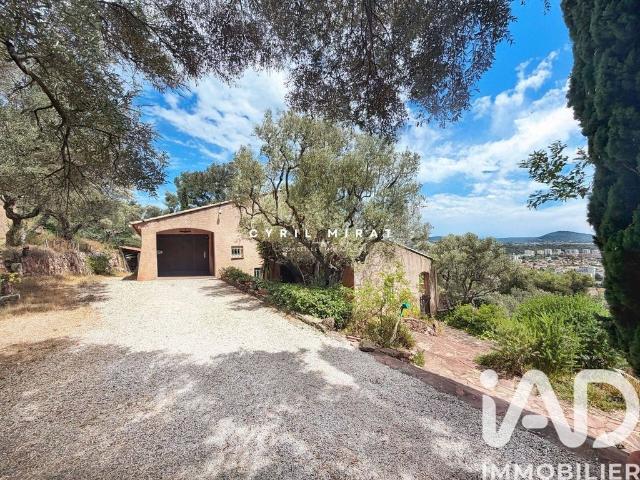 Villa de luxe de 7 pièces en vente Toulon, Provence Alpes Côte d'Azur