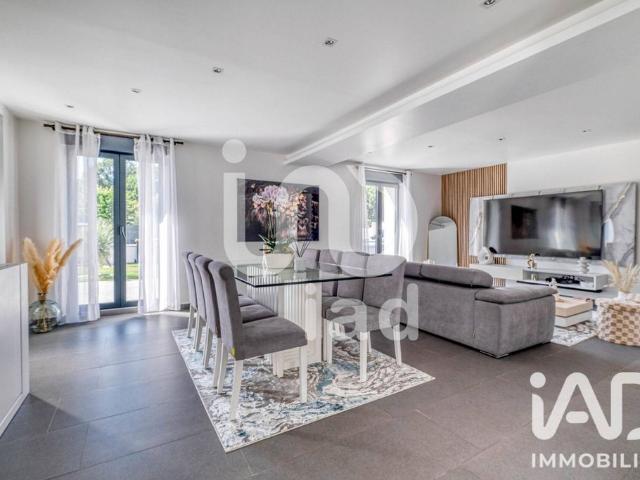Villa de luxe de 6 pièces en vente Villeneuve Saint Denis, France