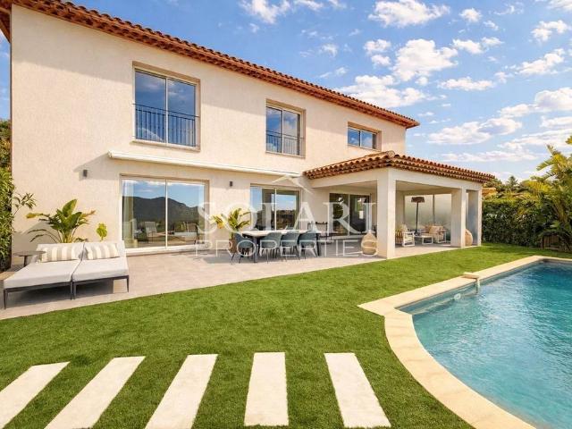 Villa de luxe de 7 pièces en vente Mandelieu, Provence Alpes Côte d'Azur
