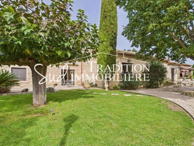 Villa de luxe de 7 pièces en vente Mollégès, Provence Alpes Côte d'Azur
