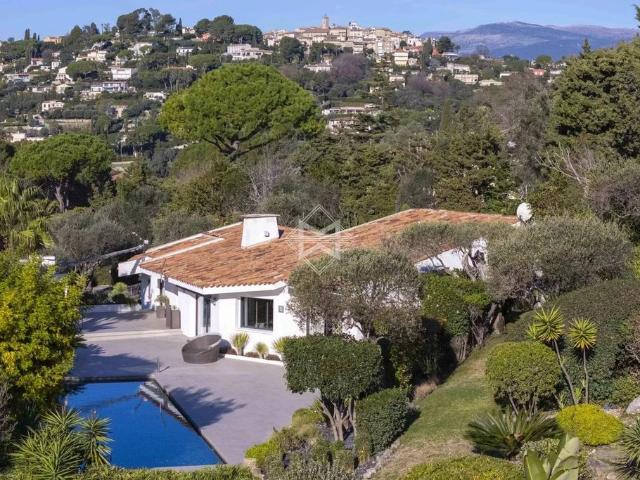 Villa de luxe de 7 pièces en vente Mougins, Provence Alpes Côte d'Azur