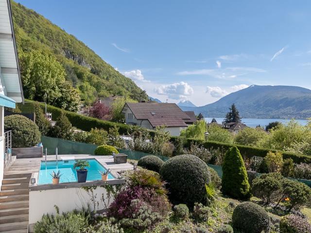 Villa de luxe de 7 pièces en vente Annecy le Vieux, France