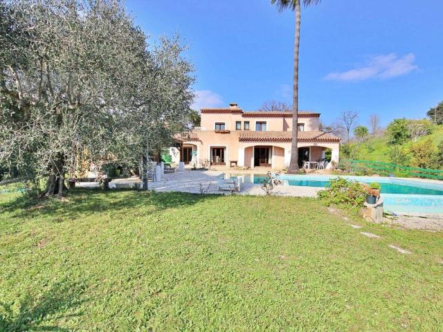 Villa de luxe de 7 pièces en vente Antibes, Provence Alpes Côte d'Azur