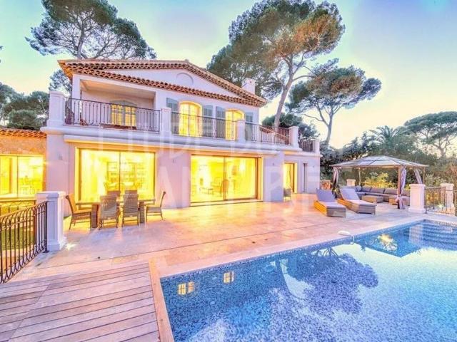 Villa de luxe de 7 pièces en vente Antibes, Provence Alpes Côte d'Azur