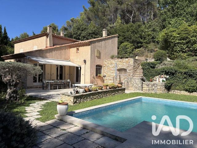 Villa de luxe de 7 pièces en vente Bouc Bel Air, Provence Alpes Côte d'Azur