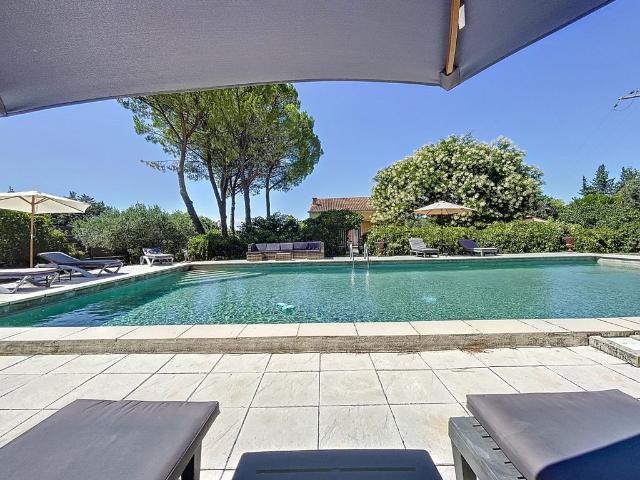 Villa de luxe de 7 pièces en vente Carpentras, Provence Alpes Côte d'Azur