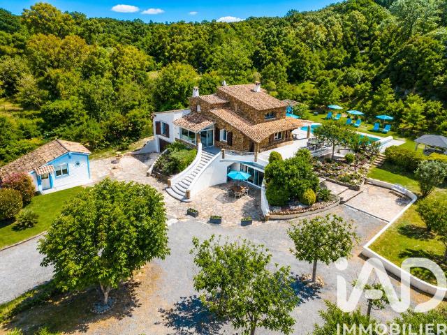 Villa de luxe de 7 pièces en vente Cogolin, Provence Alpes Côte d'Azur
