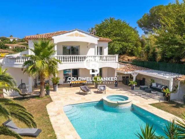 Villa de luxe de 7 pièces en vente Fréjus, Provence Alpes Côte d'Azur