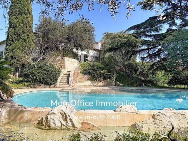 Villa de luxe de 7 pièces en vente Grimaud, Provence Alpes Côte d'Azur