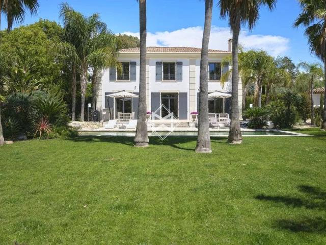 Villa de luxe de 7 pièces en vente La Roquette sur Siagne, France