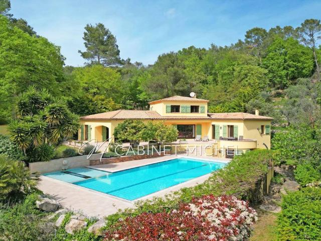 Villa de luxe de 7 pièces en vente Le Rouret, Provence Alpes Côte d'Azur