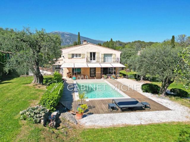 Villa de luxe de 7 pièces en vente Le Rouret, Provence Alpes Côte d'Azur