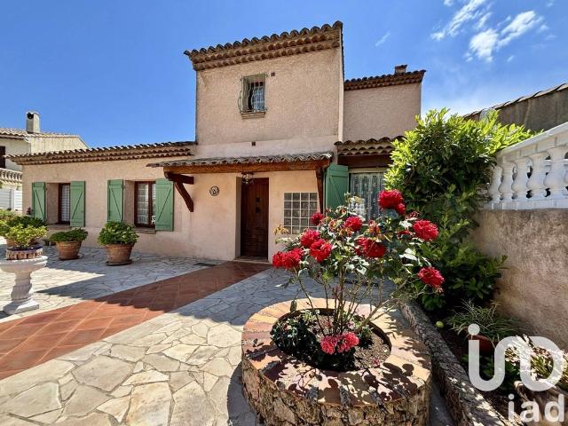 Villa de luxe de 8 pièces en vente Saint Raphaël, Provence Alpes Côte d'Azur