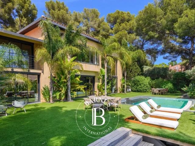 Villa de luxe de 7 pièces en vente Sanary sur Mer, France