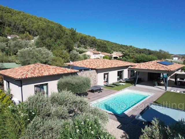 Villa de luxe de 7 pièces en vente Solliès Toucas, Provence Alpes Côte d'Azur