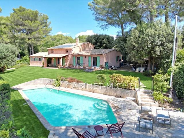 Villa de luxe de 7 pièces en vente Valbonne, Provence Alpes Côte d'Azur