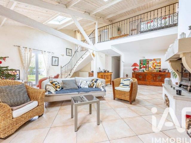 Villa de luxe de 7 pièces en vente Yvrac, France