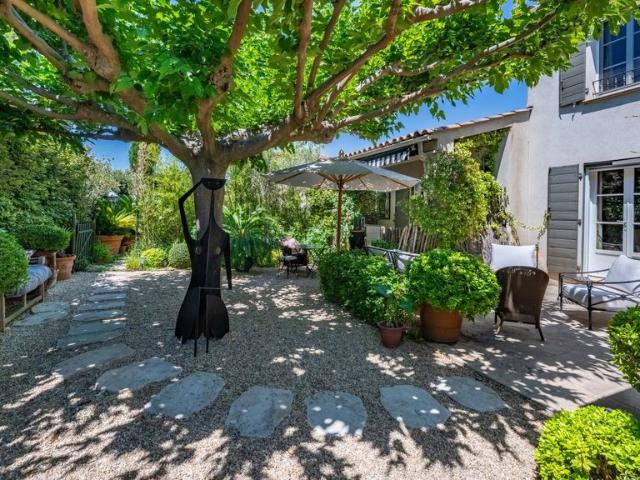Villa de luxe de 8 pièces en vente Maussane, Provence Alpes Côte d'Azur