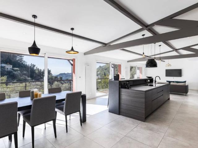 Villa de luxe de 8 pièces en vente Menton, Provence Alpes Côte d'Azur