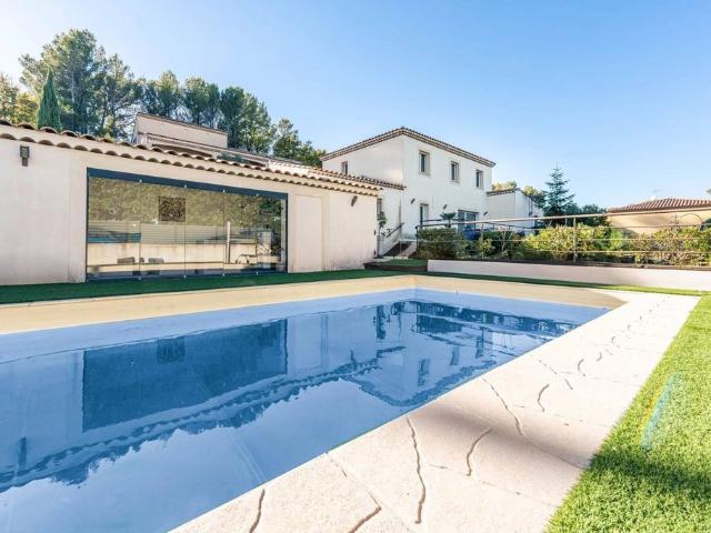Villa de luxe de 8 pièces en vente Aix en Provence, Provence Alpes Côte d'Azur
