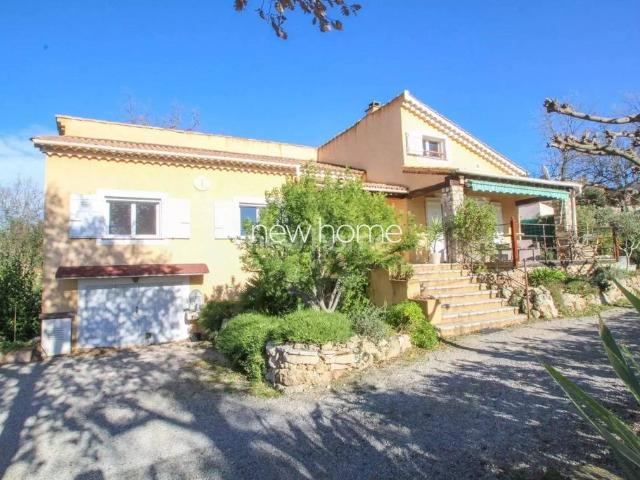 Villa de luxe de 8 pièces en vente Bagnols en Forêt, Provence Alpes Côte d'Azur