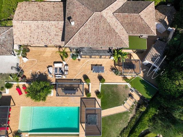 Villa de luxe de 8 pièces en vente Cannes, Provence Alpes Côte d'Azur