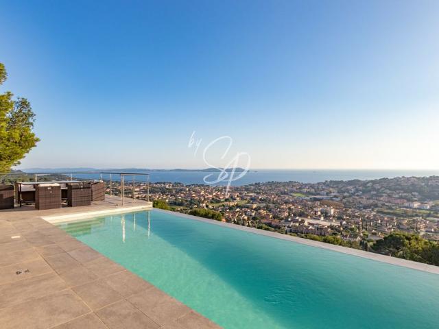 Villa de luxe de 8 pièces en vente Carqueiranne, France