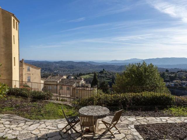 Villa de luxe de 8 pièces en vente Châteauneuf Grasse, Provence Alpes Côte d'Azur