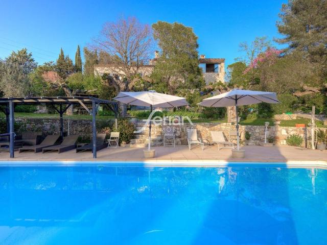 Villa de luxe de 8 pièces en vente Draguignan, Provence Alpes Côte d'Azur