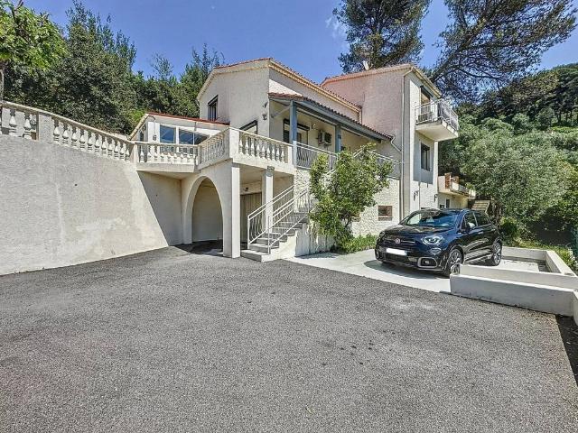 Villa de luxe de 8 pièces en vente Drap, Provence Alpes Côte d'Azur