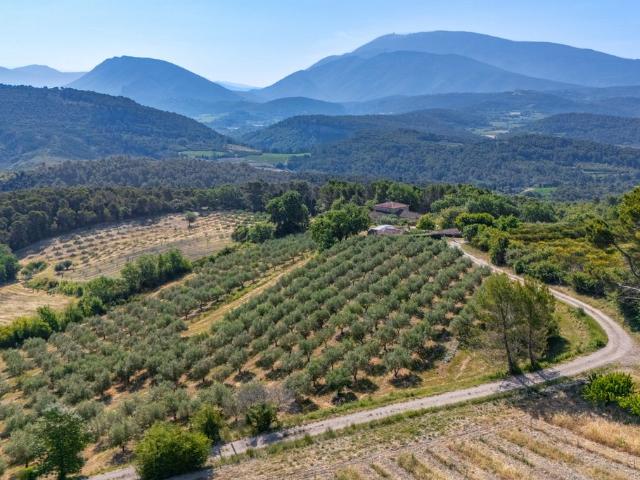 Villa de luxe de 8 pièces en vente Entrechaux, Provence Alpes Côte d'Azur