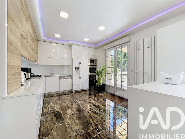 Villa de 8 pièces de luxe en vente Bry sur Marne, France