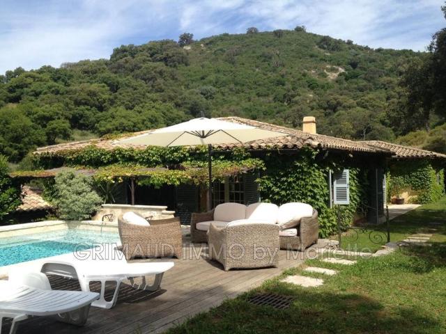 Villa de luxe de 8 pièces en vente Grimaud, Provence Alpes Côte d'Azur