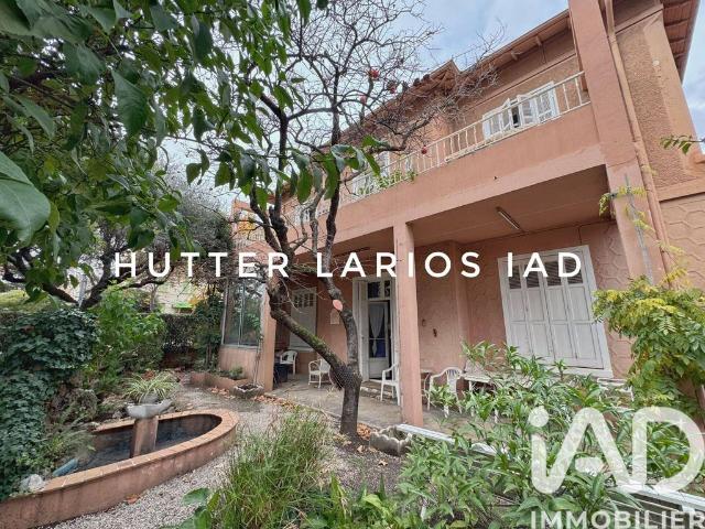 Villa de luxe de 8 pièces en vente Hyères, Provence Alpes Côte d'Azur