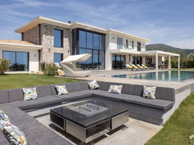 Villa de luxe de 8 pièces en vente Roquefort les Pins, Provence Alpes Côte d'Azur
